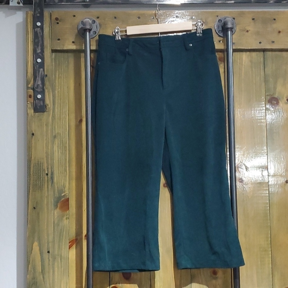 7FAM  7 FOR ALL MANKIND DARK GREEN CORDUROYS CROPPED WIDE LEG STRETCH SIZE MED